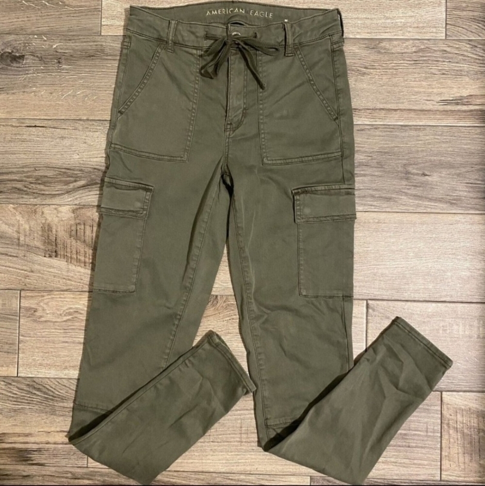 American Eagle AEO Women's Size 4 Hi Rise Jegging Cargo Green Pants Stretch EUC